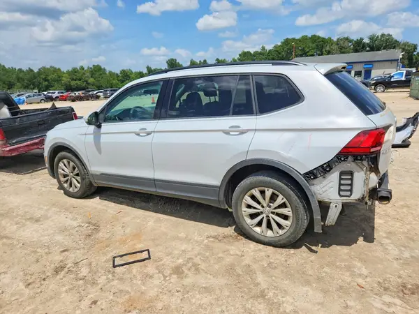 3VV1B7AXXJM013583 2018 VOLKSWAGEN TIGUAN - Image 2