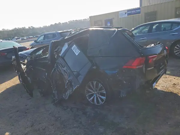 3VV1B7AXXJM023045 2018 VOLKSWAGEN TIGUAN - Image 2