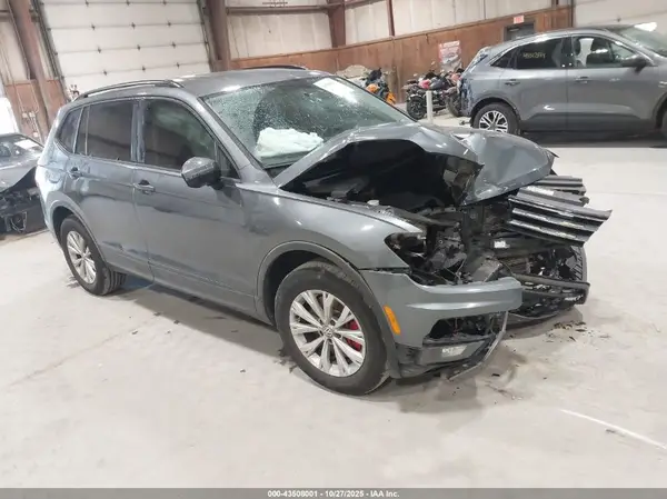 3VV1B7AXXJM033834 2018 VOLKSWAGEN TIGUAN - Image 1