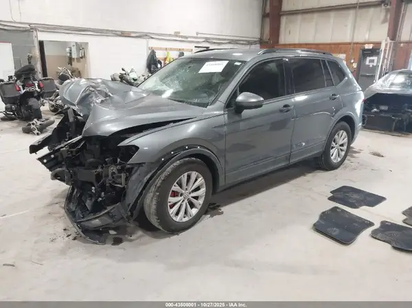 3VV1B7AXXJM033834 2018 VOLKSWAGEN TIGUAN - Image 2