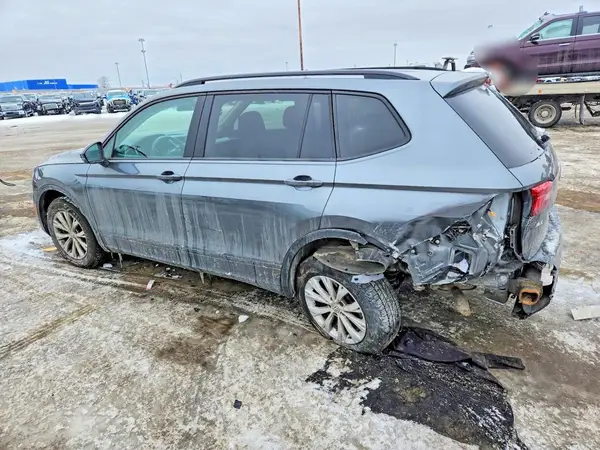 3VV1B7AXXJM037401 2018 VOLKSWAGEN TIGUAN - Image 2
