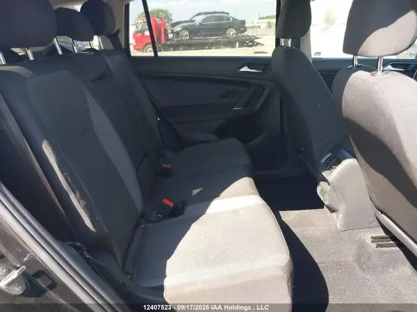 3VV1B7AXXJM052013 2018 VOLKSWAGEN TIGUAN - Image 8