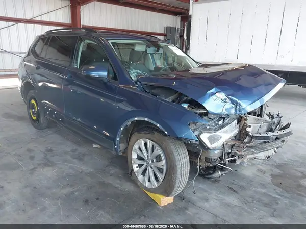 3VV1B7AXXJM059768 2018 VOLKSWAGEN TIGUAN - Image 1