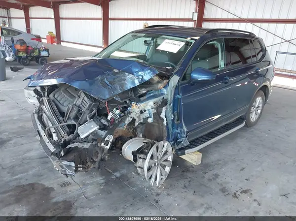 3VV1B7AXXJM059768 2018 VOLKSWAGEN TIGUAN - Image 2