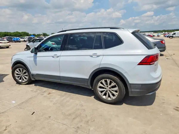 3VV1B7AXXJM068423 2018 VOLKSWAGEN TIGUAN - Image 2