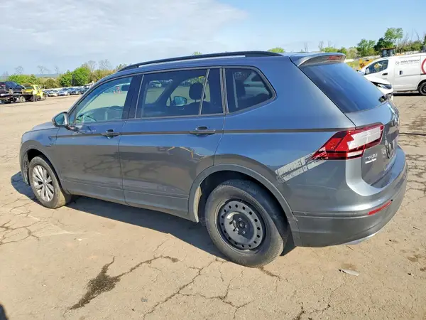 3VV1B7AXXJM075808 2018 VOLKSWAGEN TIGUAN - Image 2