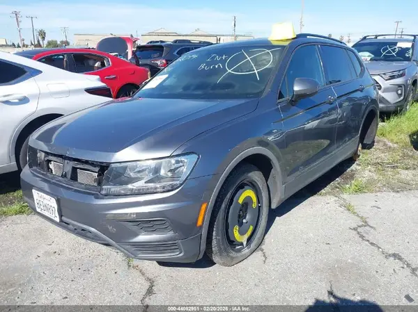 3VV1B7AXXJM094309 2018 VOLKSWAGEN TIGUAN - Image 2