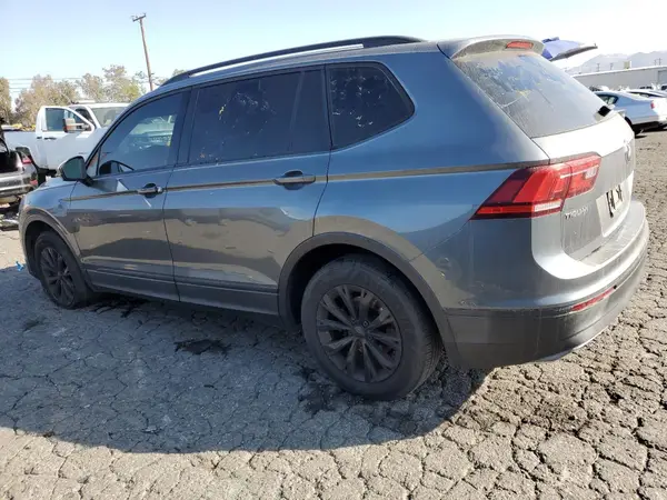 3VV1B7AXXJM125428 2018 VOLKSWAGEN TIGUAN - Image 2