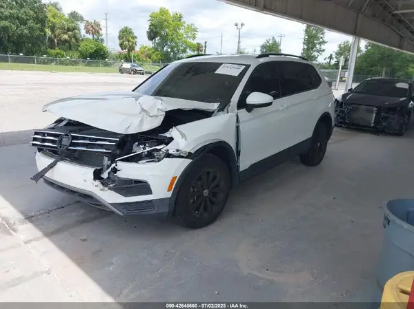 3VV1B7AXXKM050067 2019 VOLKSWAGEN TIGUAN - Image 2