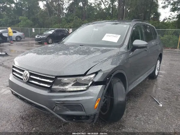 3VV1B7AXXKM140285 2019 VOLKSWAGEN TIGUAN - Image 2