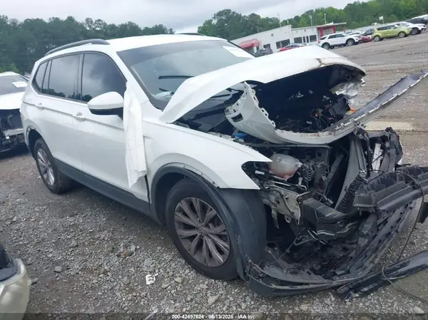 3VV1B7AXXLM103528 2020 VOLKSWAGEN TIGUAN - Image 1