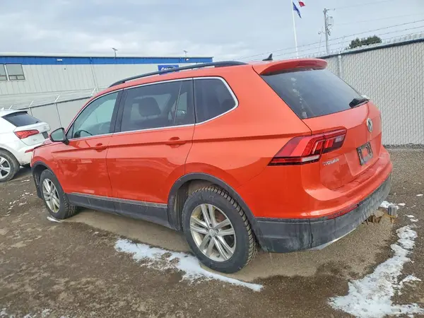 3VV2B7AX0JM008753 2018 VOLKSWAGEN TIGUAN - Image 2