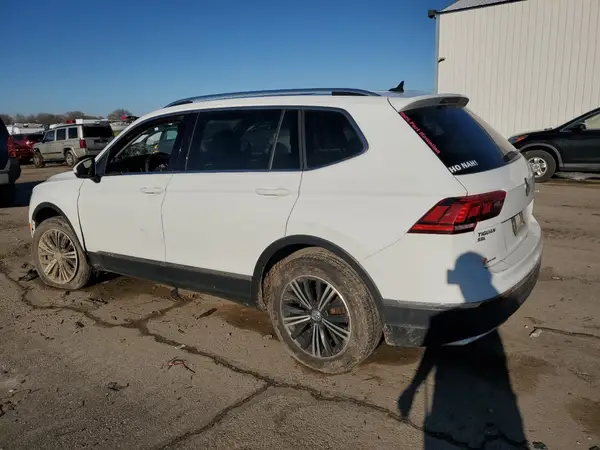 3VV2B7AX0JM017033 2018 VOLKSWAGEN TIGUAN - Image 2