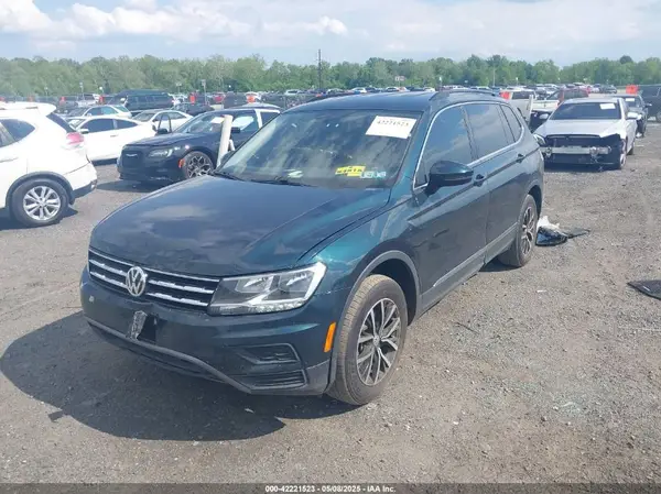 3VV2B7AX0JM047200 2018 VOLKSWAGEN TIGUAN - Image 2
