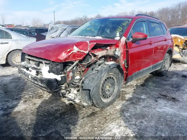 3VV2B7AX0JM056320 2018 VOLKSWAGEN TIGUAN - Image 2