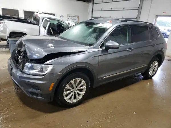3VV2B7AX0JM058424 2018 VOLKSWAGEN TIGUAN - Image 1