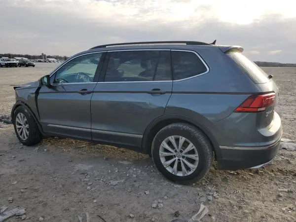 3VV2B7AX0JM060769 2018 VOLKSWAGEN TIGUAN - Image 2