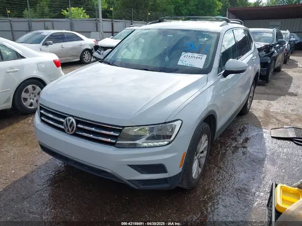3VV2B7AX0JM062845 2018 VOLKSWAGEN TIGUAN - Image 2
