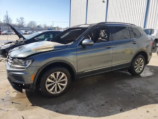 3VV2B7AX0JM080830 2018 VOLKSWAGEN TIGUAN - Image 1