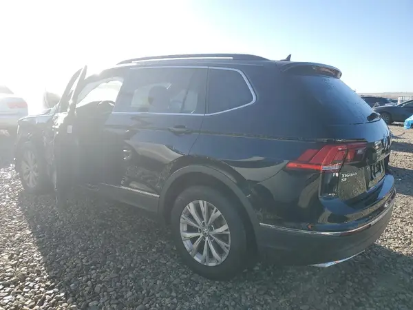 3VV2B7AX0JM087695 2018 VOLKSWAGEN TIGUAN - Image 2