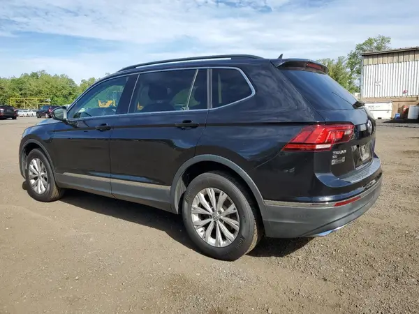 3VV2B7AX0JM094985 2018 VOLKSWAGEN TIGUAN - Image 2