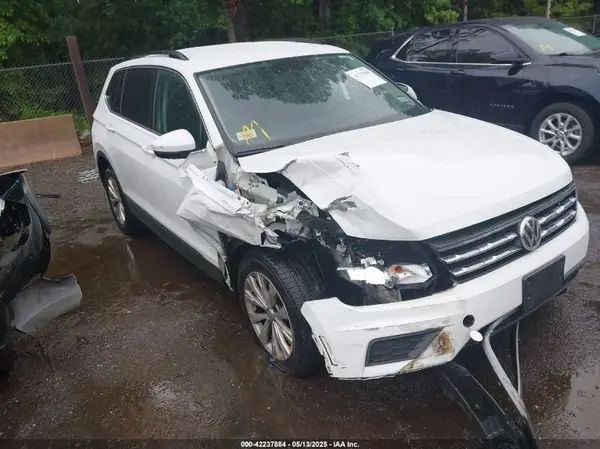 3VV2B7AX0JM096512 2018 VOLKSWAGEN TIGUAN - Image 1