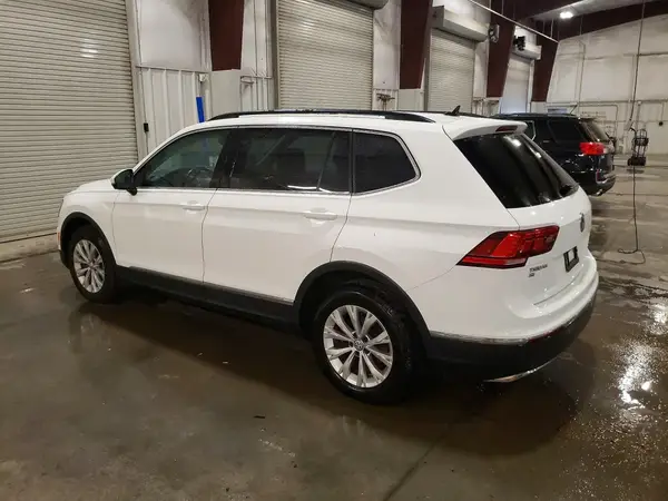 3VV2B7AX0JM103040 2018 VOLKSWAGEN TIGUAN - Image 2