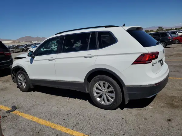 3VV2B7AX0JM115740 2018 VOLKSWAGEN TIGUAN - Image 2