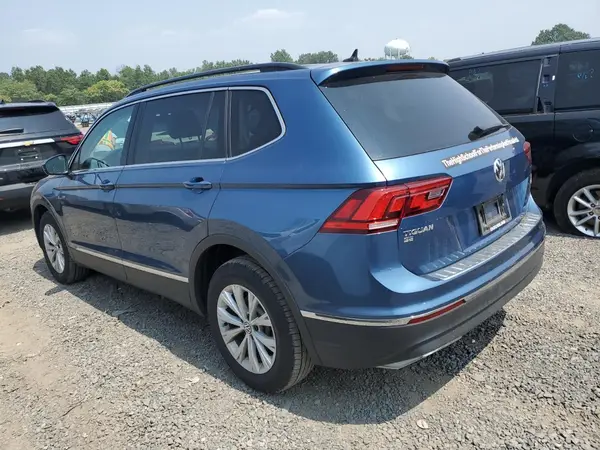 3VV2B7AX0JM120193 2018 VOLKSWAGEN TIGUAN - Image 2