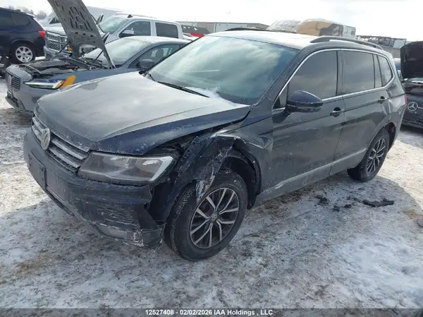 3VV2B7AX0JM127225 2018 VOLKSWAGEN TIGUAN - Image 2