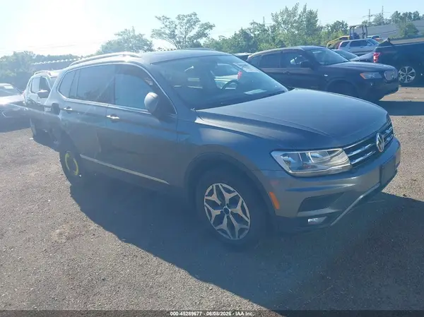 3VV2B7AX0JM134496 2018 VOLKSWAGEN TIGUAN - Image 1