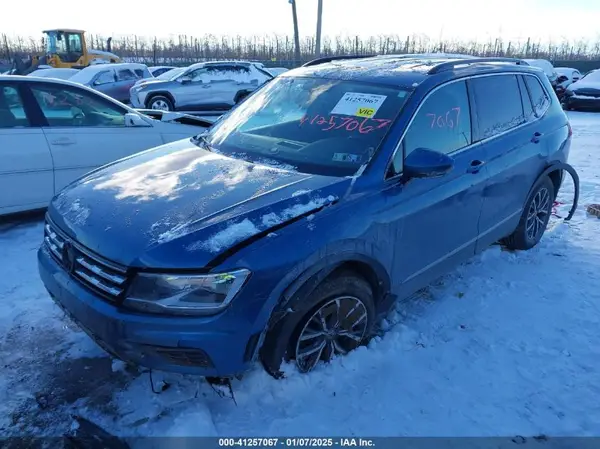 3VV2B7AX0JM138838 2018 VOLKSWAGEN TIGUAN - Image 2