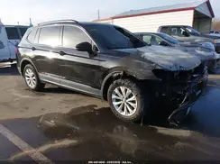 3VV2B7AX0JM139102 2018 VOLKSWAGEN TIGUAN
