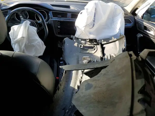 3VV2B7AX0JM141058 2018 VOLKSWAGEN TIGUAN - Image 8