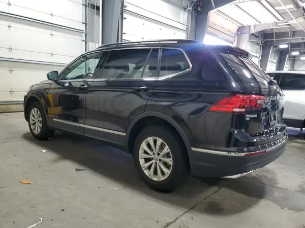 3VV2B7AX0JM151444 2018 VOLKSWAGEN TIGUAN - Image 2