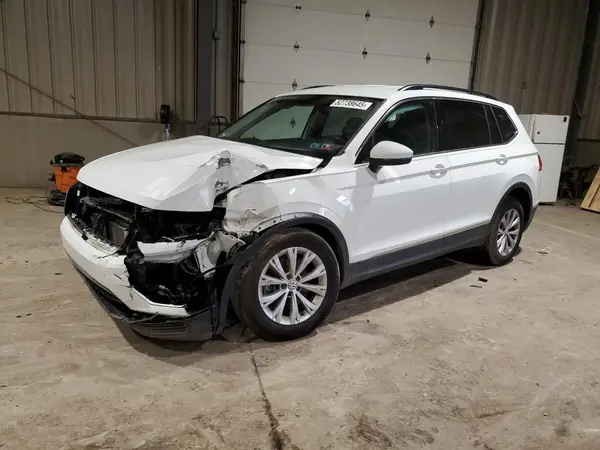 3VV2B7AX0JM152500 2018 VOLKSWAGEN TIGUAN - Image 1