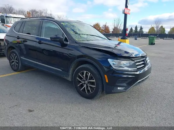 3VV2B7AX0JM156157 2018 VOLKSWAGEN TIGUAN - Image 1