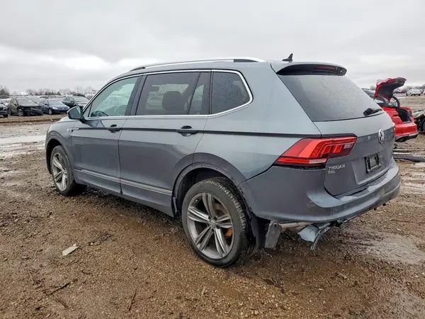 3VV2B7AX0JM163576 2018 VOLKSWAGEN TIGUAN - Image 2