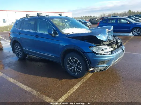 3VV2B7AX0JM166686 2018 VOLKSWAGEN TIGUAN - Image 1