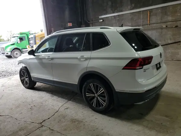 3VV2B7AX0JM177235 2018 VOLKSWAGEN TIGUAN - Image 2