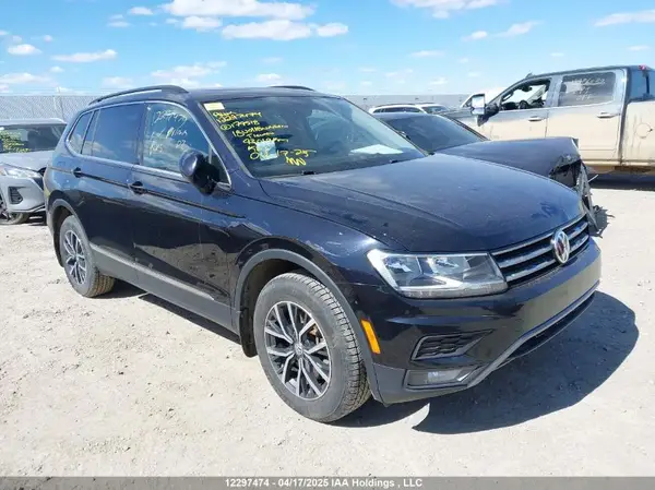 3VV2B7AX0JM179518 2018 VOLKSWAGEN TIGUAN - Image 1