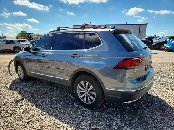 3VV2B7AX0JM184377 2018 VOLKSWAGEN TIGUAN - Image 2
