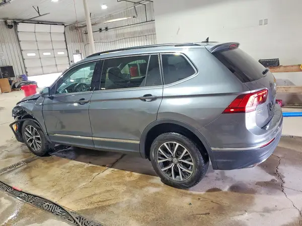 3VV2B7AX0JM191989 2018 VOLKSWAGEN TIGUAN - Image 2