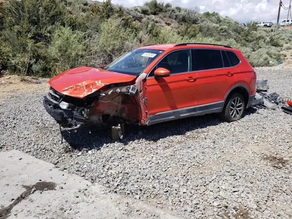 3VV2B7AX0JM194021 2018 VOLKSWAGEN TIGUAN - Image 1