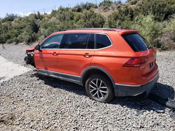 3VV2B7AX0JM194021 2018 VOLKSWAGEN TIGUAN - Image 2