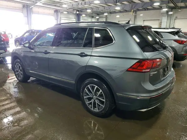 3VV2B7AX0JM220939 2018 VOLKSWAGEN TIGUAN - Image 2