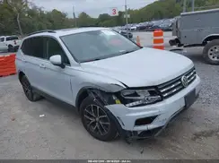 3VV2B7AX0JM222559 2018 VOLKSWAGEN TIGUAN