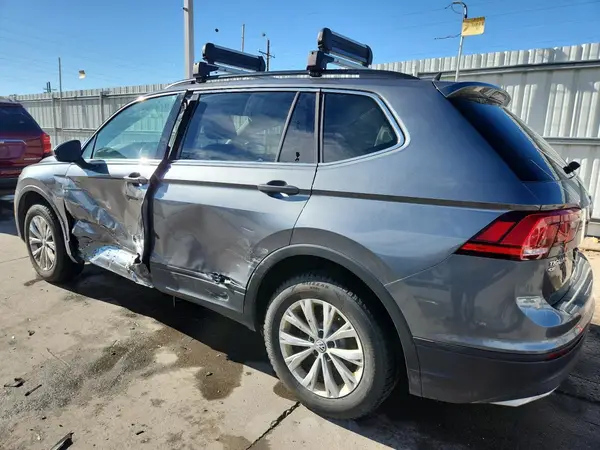 3VV2B7AX0KM028714 2019 VOLKSWAGEN TIGUAN - Image 2