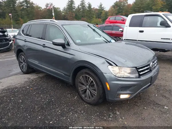 3VV2B7AX0KM041107 2019 VOLKSWAGEN TIGUAN - Image 1