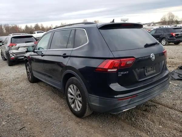3VV2B7AX0KM070428 2019 VOLKSWAGEN TIGUAN - Image 2